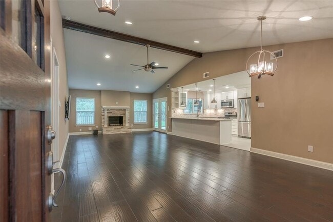 Photo - 144 S Deerfoot Cir