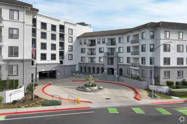 Regent Court Apartments