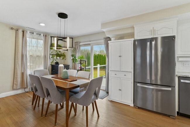 Photo - 253 Porter Ave