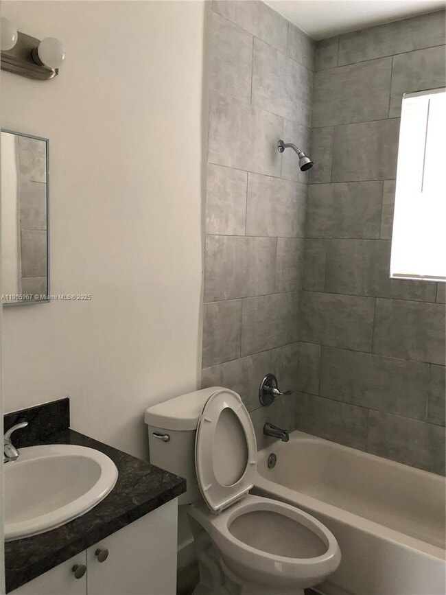 Photo - 380 SW 4th St Unit 1