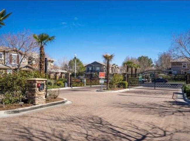 Photo - 2544 Kenwood Ct