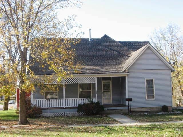 Building Photo - 634 S Poplar St Rental