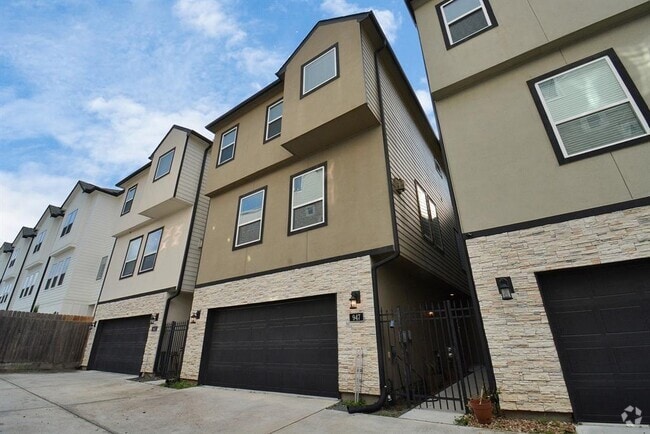 Building Photo - 947 W 24th St Rental