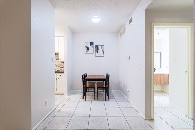 Photo - 7900 N Stadium Dr Unit 109