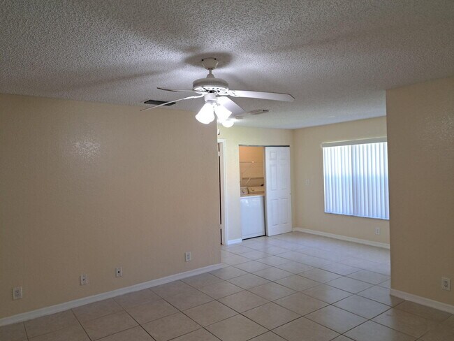 Photo - 3470 Pinewalk Dr N Unidad 212