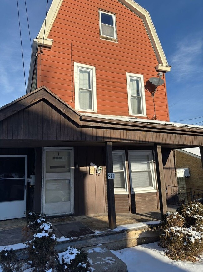 Building Photo - 847 Flemington St Unit Lower