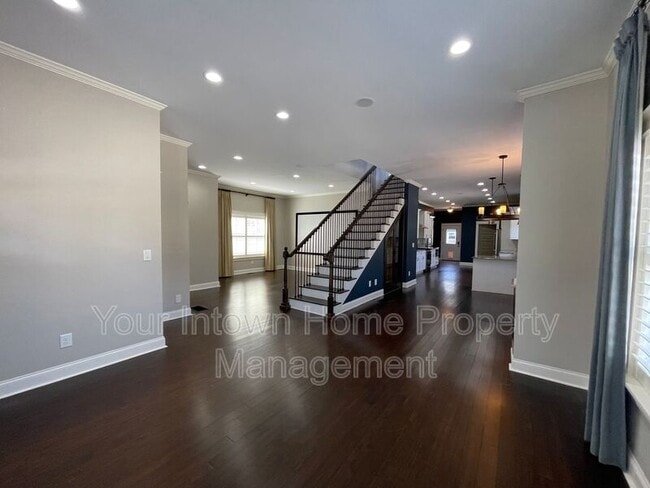 Photo - 349 Patterson Ave SE