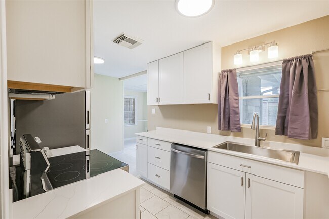 Photo - 4613 Braeburn Dr