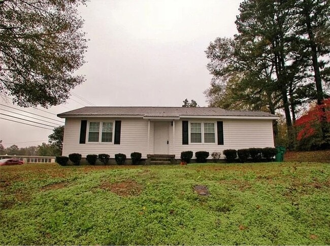 Photo - Charming 3 Bedroom home