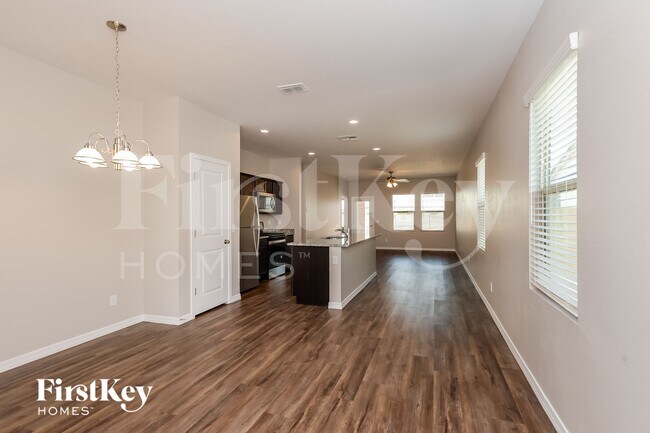 Photo - 354 W Powell Dr