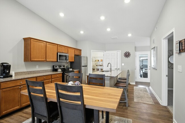 Photo - Redwood Plainfield