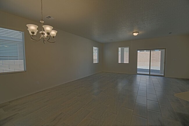 2590 Camino Plata Loop NE