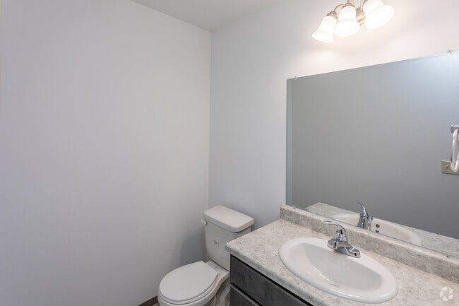 2BR, 1.5BA - 1,087SF - Creekside Commons