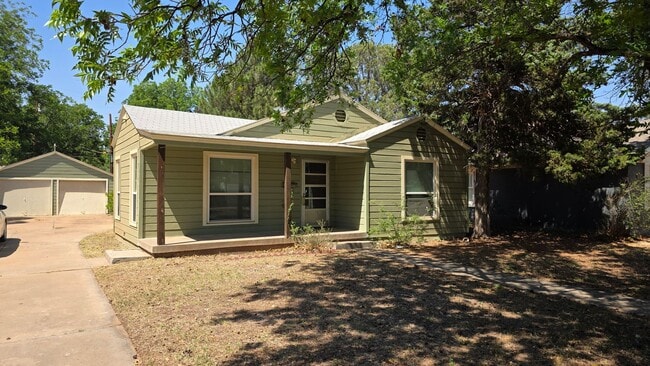 Photo - 3/1.5/2 DETACHED GARAGE - GREAT HOME IN TECH TERRACE