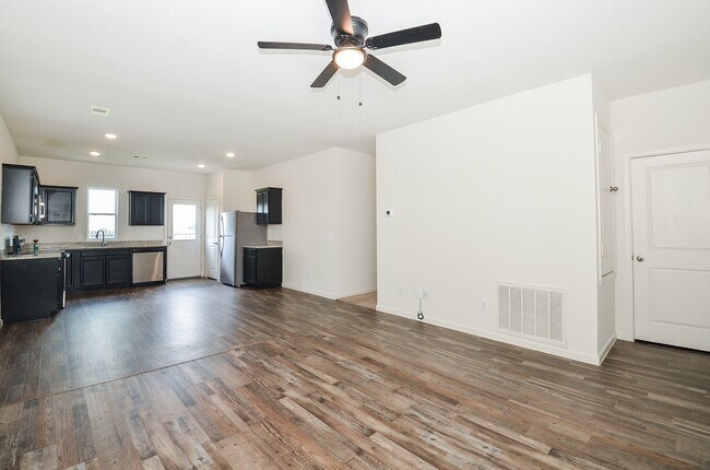 Photo - 2013 Spindletree Ln
