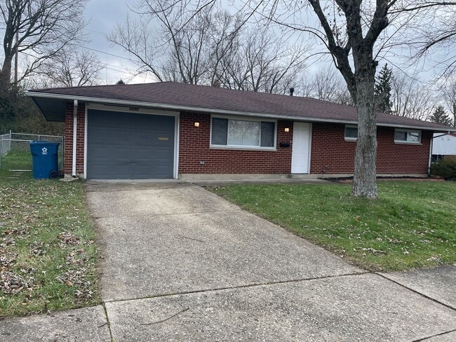 Building Photo - Updated 3 bed/2 bath in Huber Heights