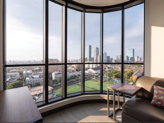 Building Photo - Lightview