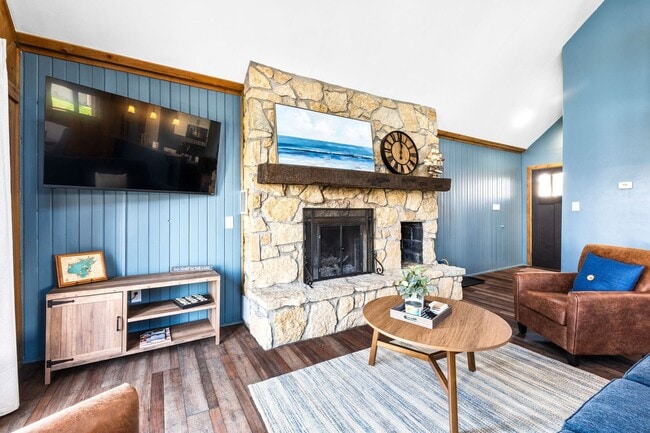 Photo - Fully Furnished 3 Bedroom Lakefront Home o...