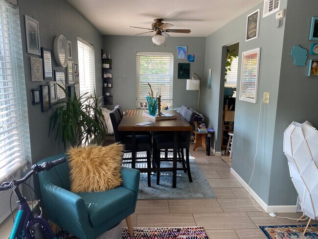 Photo - 4348 N Wilson Dr Unit 2
