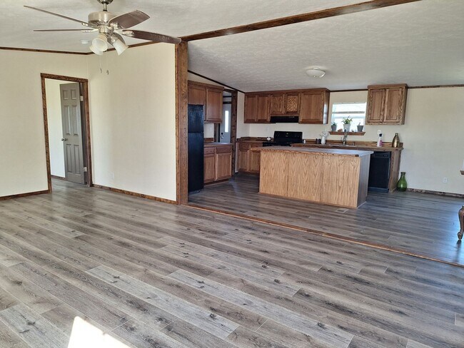 Photo - Great 4 Bed, 2 Bath Rental on over 1.25 ac...