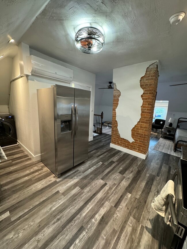 Photo - 664 New Castle Road