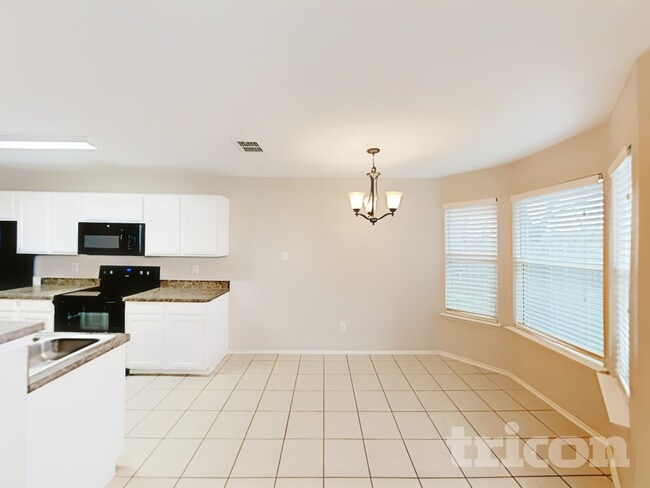 Photo - 1300 Pine Ln