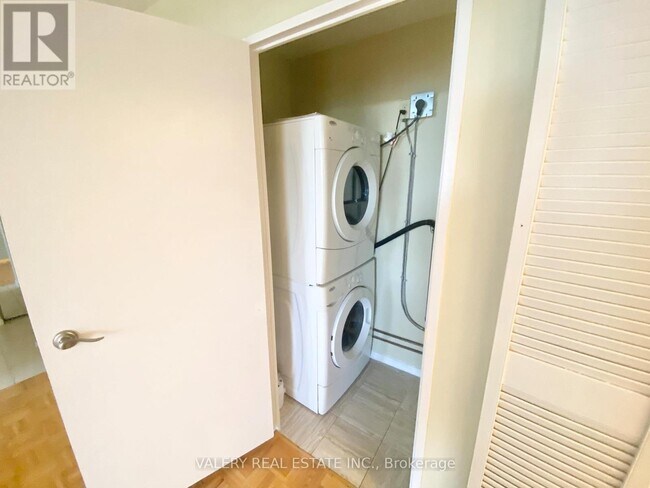 Photo - 10 Edgecliff Golfway Unit 711