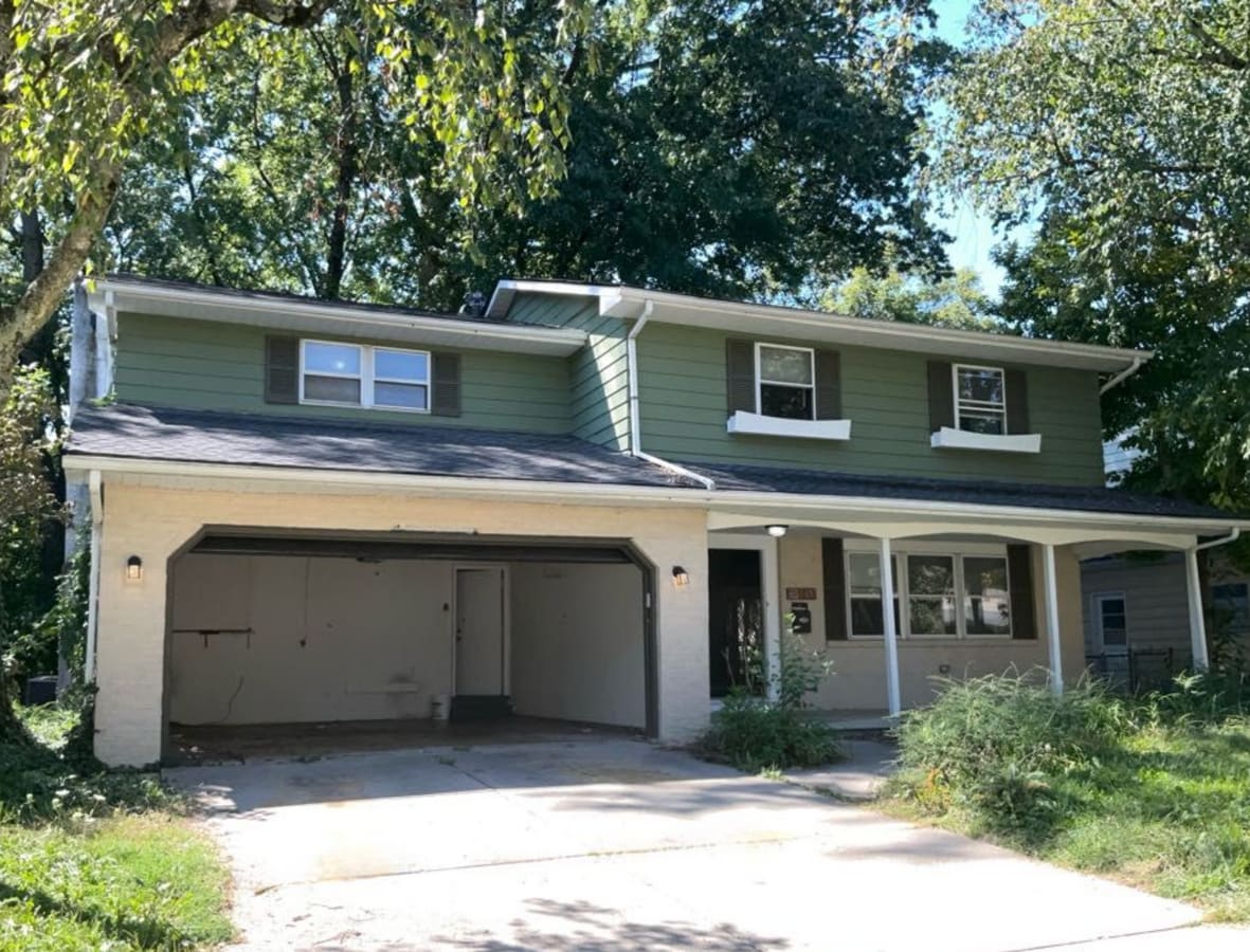 Photo - 1853 Tamarack Ct N