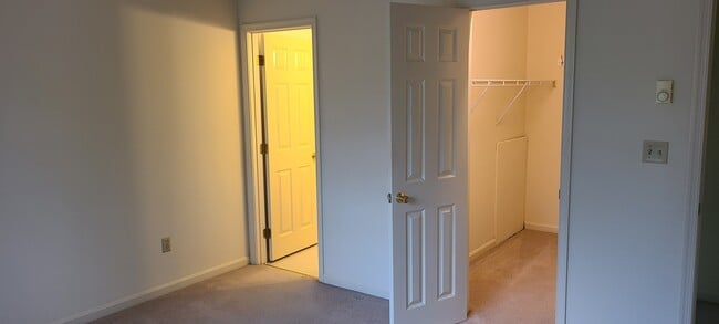 Photo - 2630 Waldman Dr Unit 8