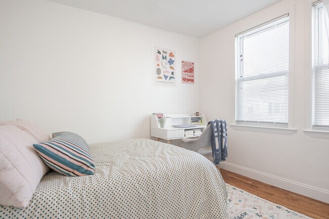 Photo - 238 Everett St Unit 1