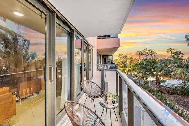Building Photo - 5225 Collins Ave Rental
