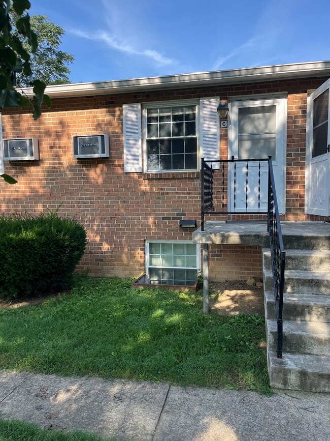Building Photo - One bedroom apartment for rent in Harrison...
