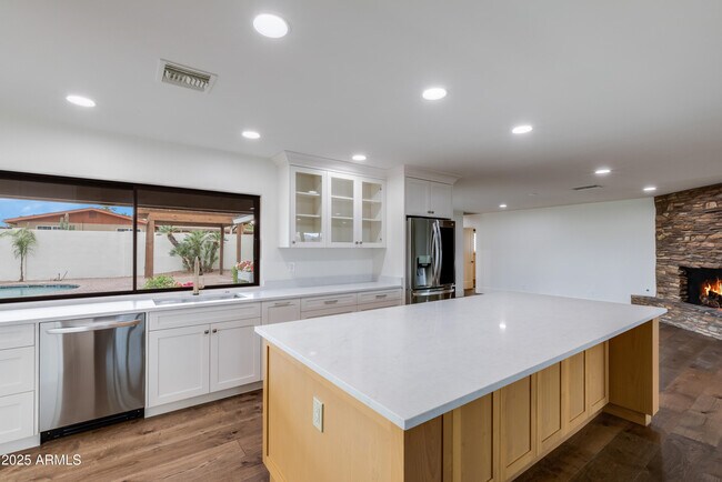 Photo - 6019 E Windsor Ave House