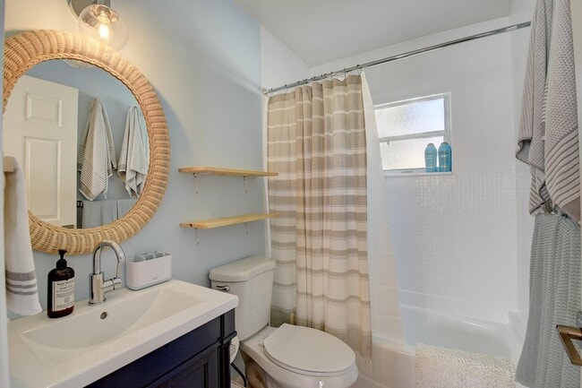 Photo - 212 SW 1st Ave