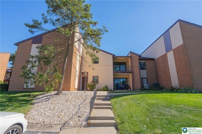 Building Photo - 997 Village Round Unit 104