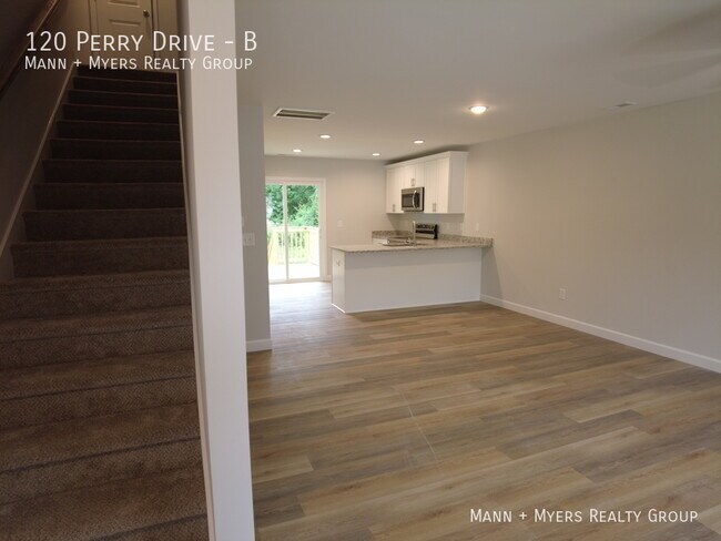 Photo - 120 Perry Dr