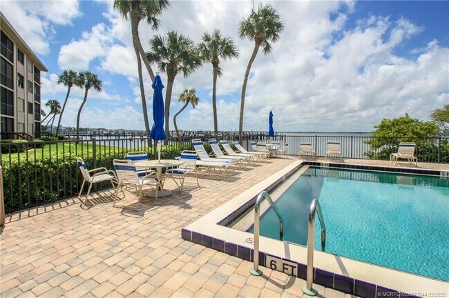 Photo - 4440 NE Sandpebble Trce Unit 201