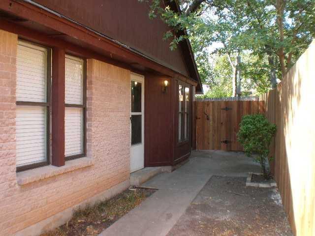 Photo - 907 Milford Way