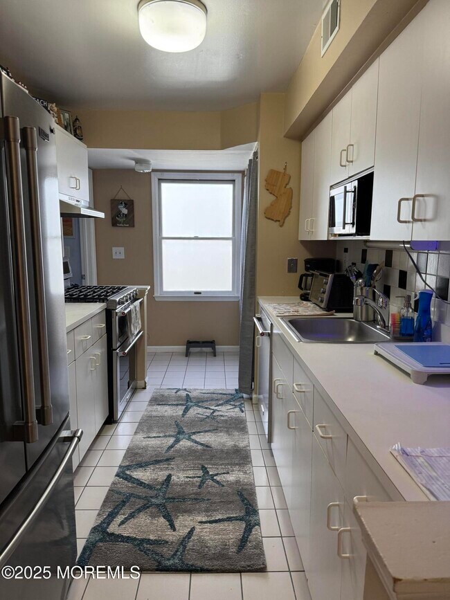 Photo - 206 Brinley Ave Unidad A