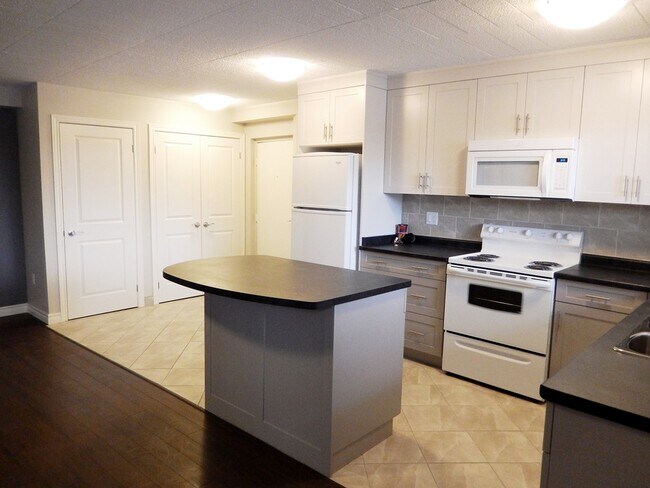 Photo - 6635 Thorold Stone Rd