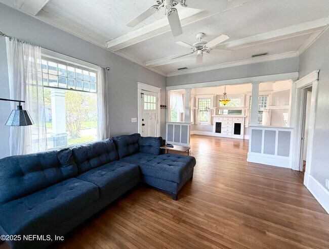 Photo - 2739 Green St