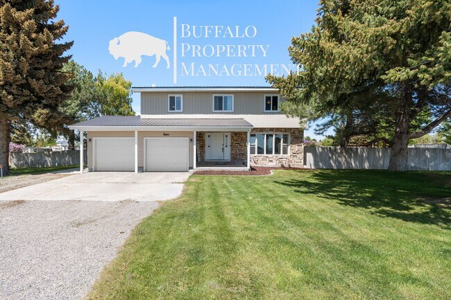 Building Photo - Charming Country Home on 2 Acres | 5 Bed | 3 Bath | Blackfoot, ID