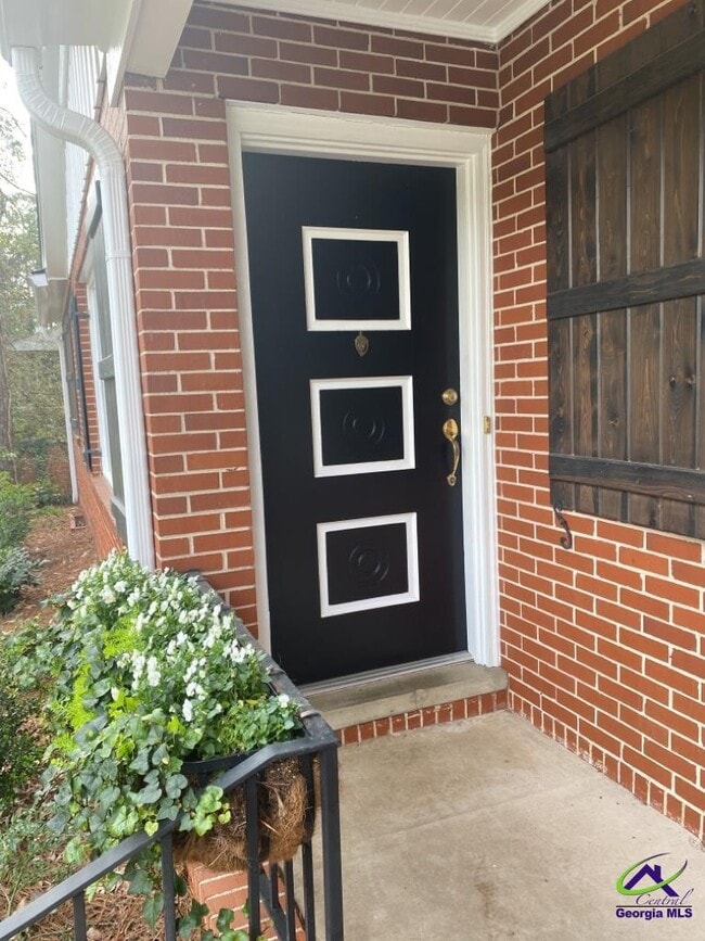 Photo - 2740 Northwoods Dr S