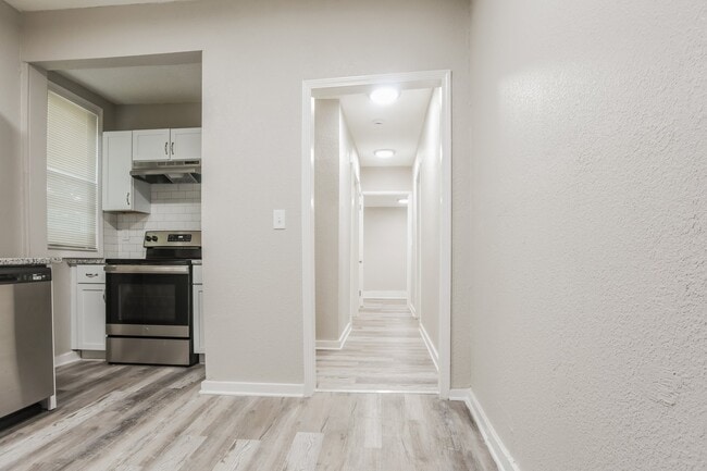 Photo - 3044 E 32 St