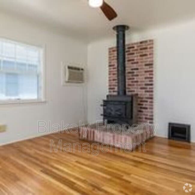 Building Photo - 1020 15th Ave S Rental