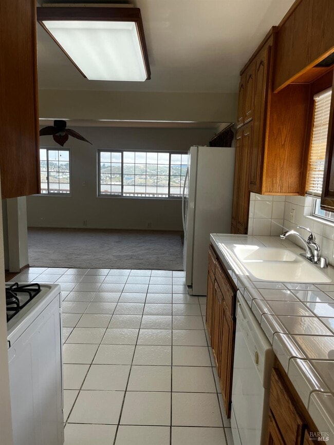 Photo - 260 Edwards St