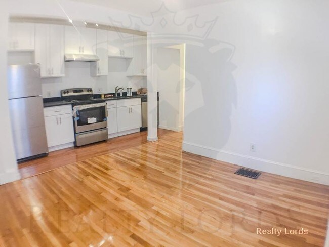 Photo - 13 Higgins St Apartment Unit A