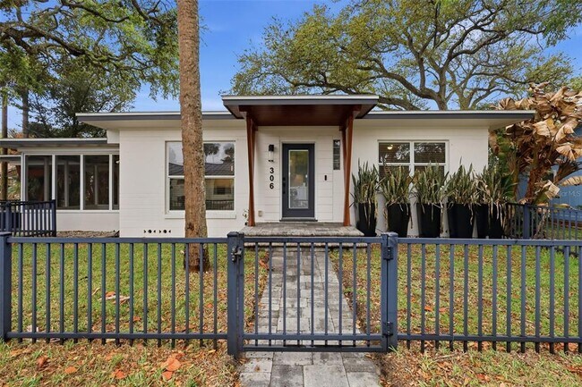 Photo - 306 S Pine St