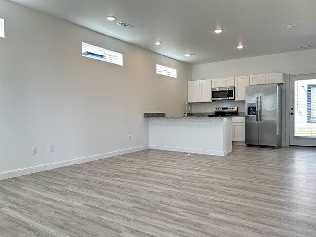 960 Ventnor Ave