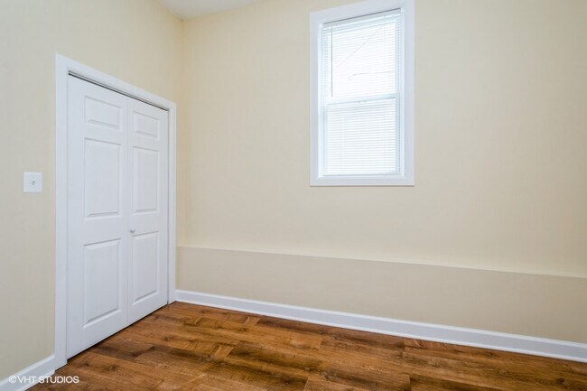 Photo - 2149 N Lorel Ave Unidad 2